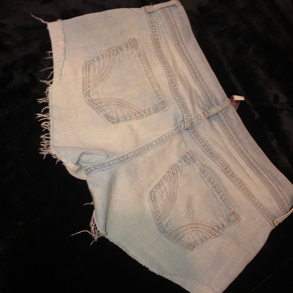 Hollister jean shorts - Picture 2 of 3
